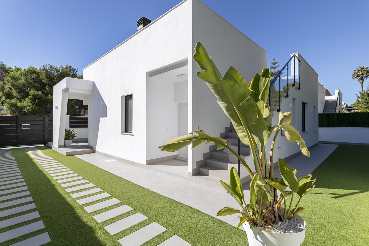 Modern new build villas in Pinar De Campoverde