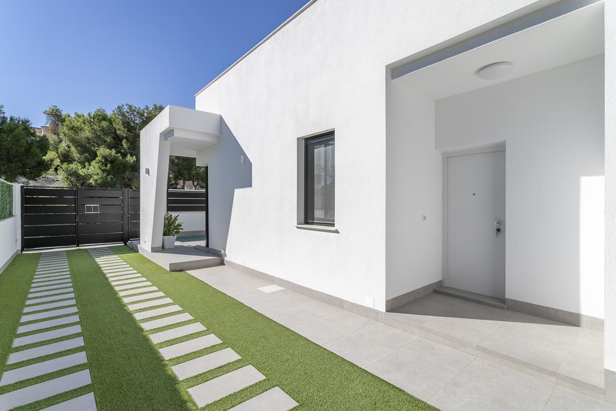 Modern new build villas in Pinar De Campoverde