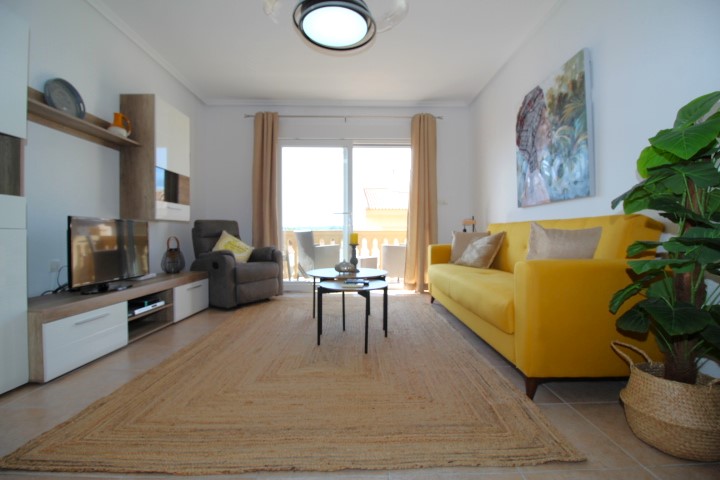 First floor apartment situated in the heart of San Miguel De Salinas