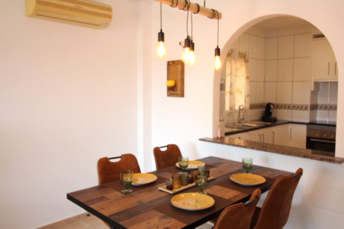 First floor apartment situated in the heart of San Miguel De Salinas