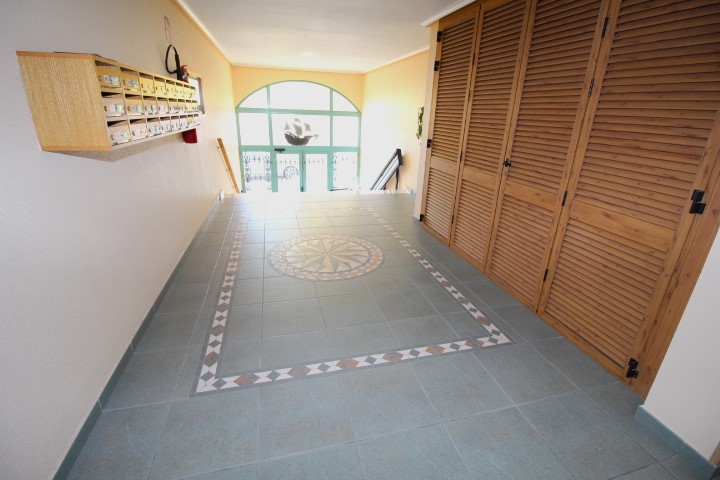 First floor apartment situated in the heart of San Miguel De Salinas