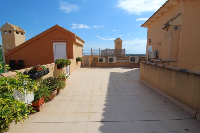 First floor apartment situated in the heart of San Miguel De Salinas