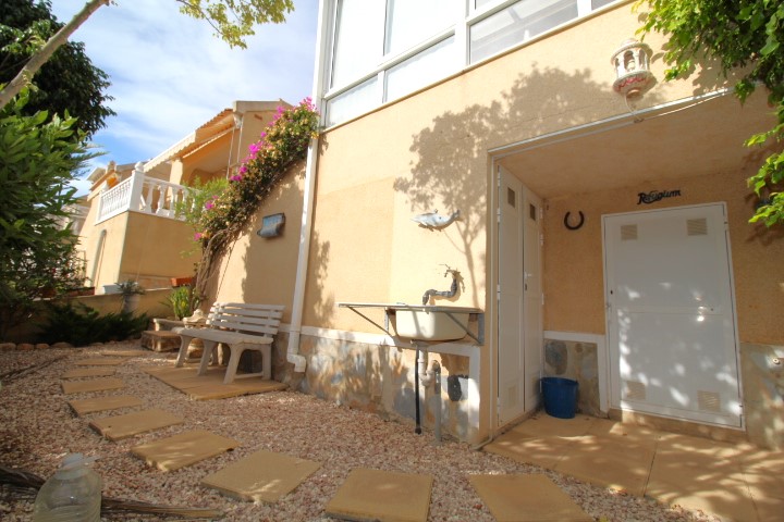 Detached villa in popular Blue Lagoon, Villamartin