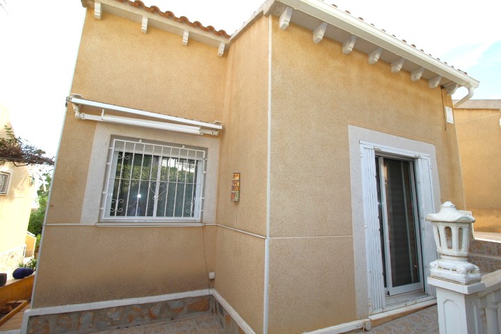 Detached villa in popular Blue Lagoon, Villamartin