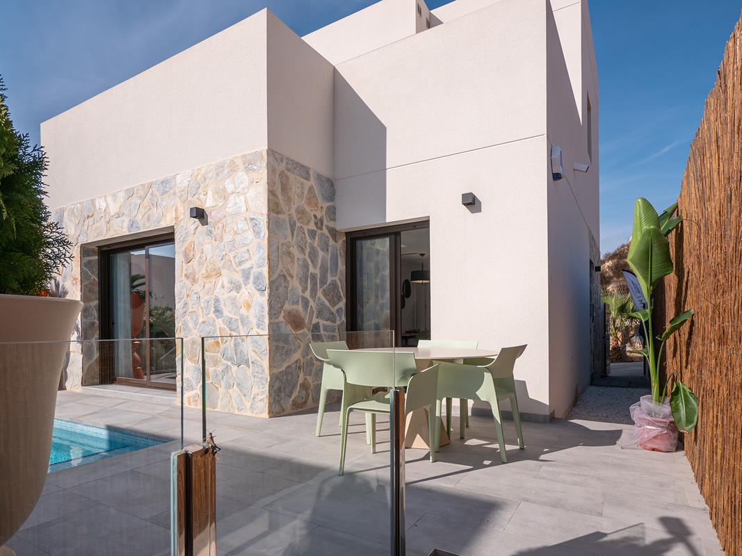 Modern new build villa in Villamartin