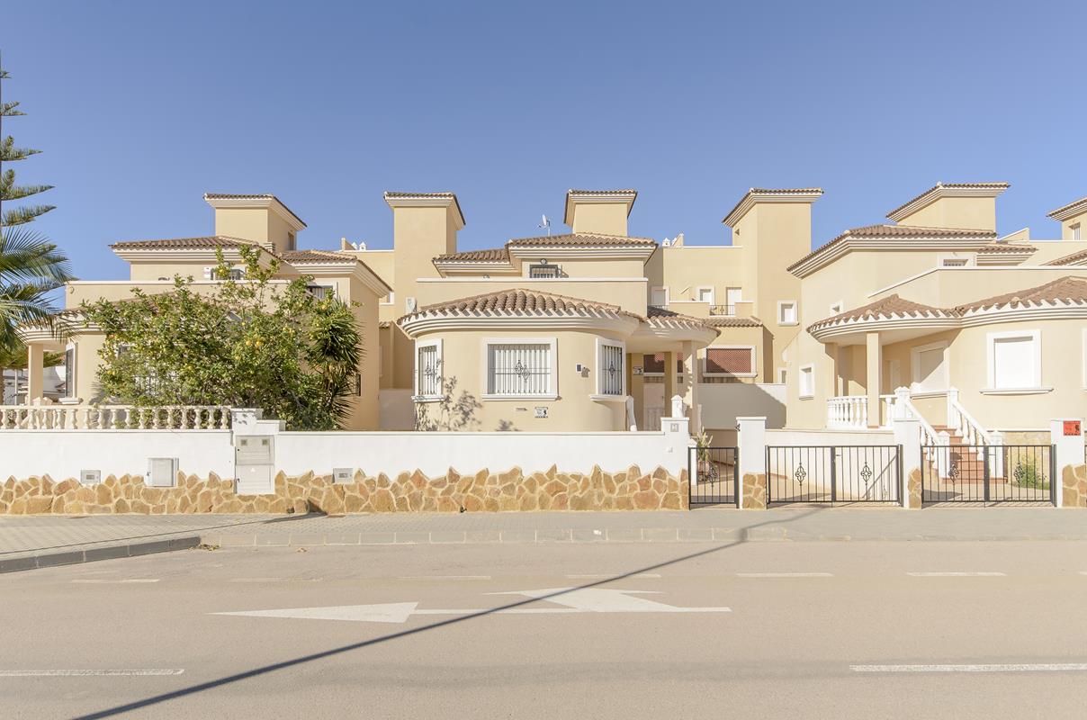 Detached villas in La Cañada