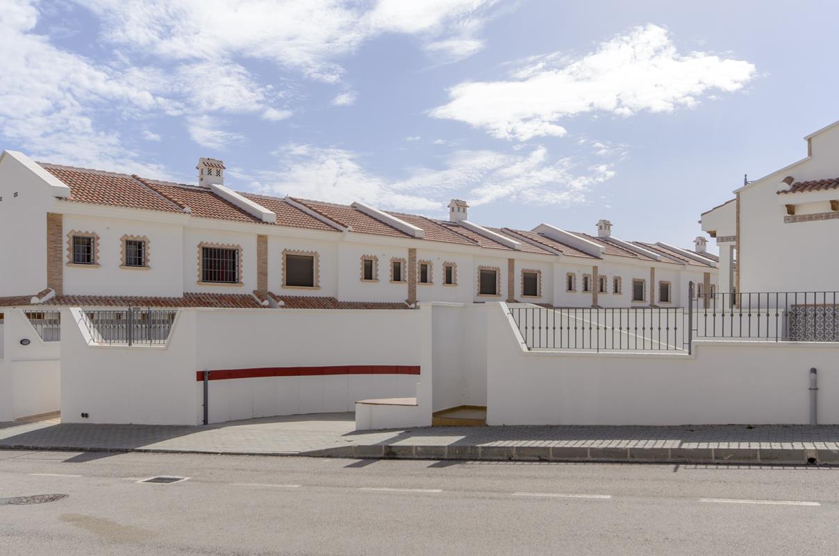 Casas adosadas en San Miguel de Salinas / La Cañada