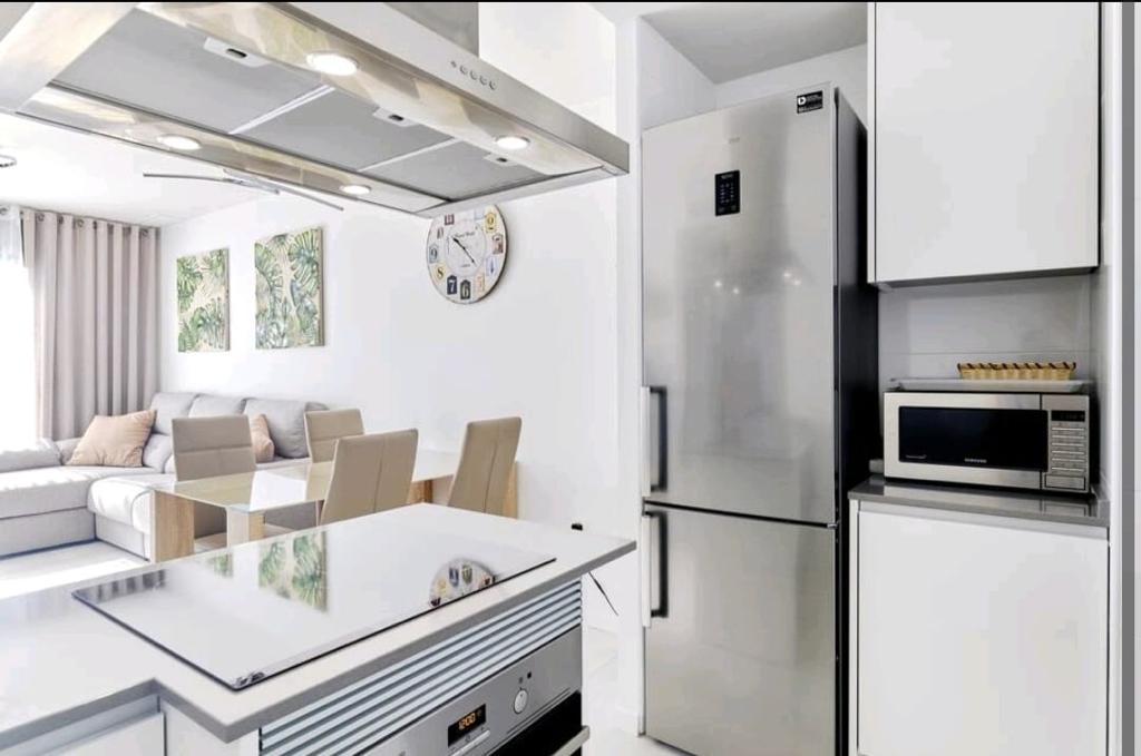 Appartement moderne au rez-de-chaussée à Mil Palmeras