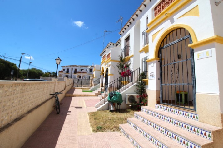 1 etages rækkehus til salg i San Miguel de Salinas