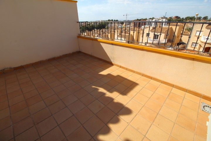 Corner town house for sale in El Galan