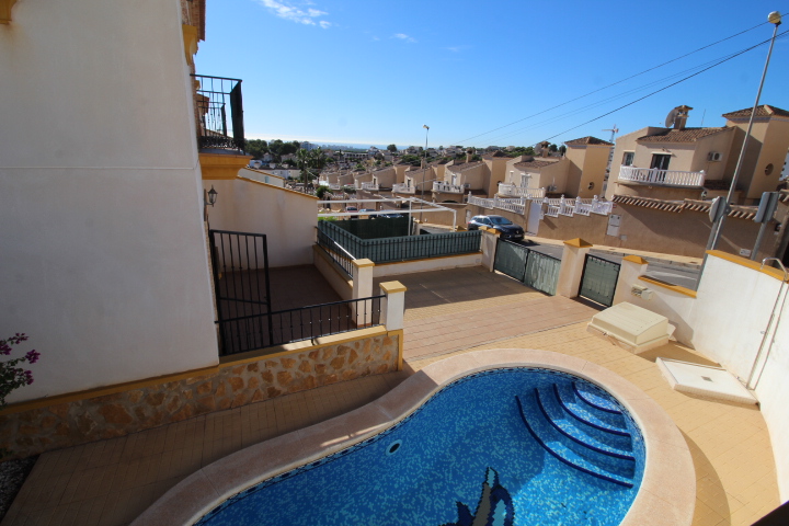 Corner town house for sale in El Galan