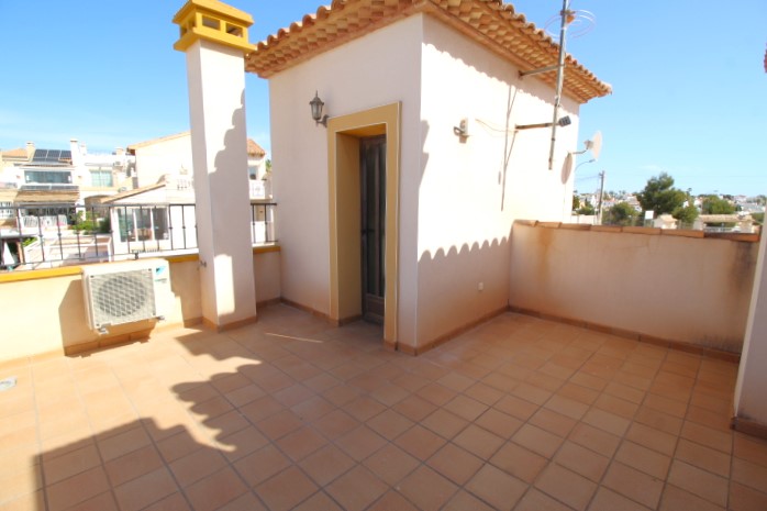 Corner town house for sale in El Galan