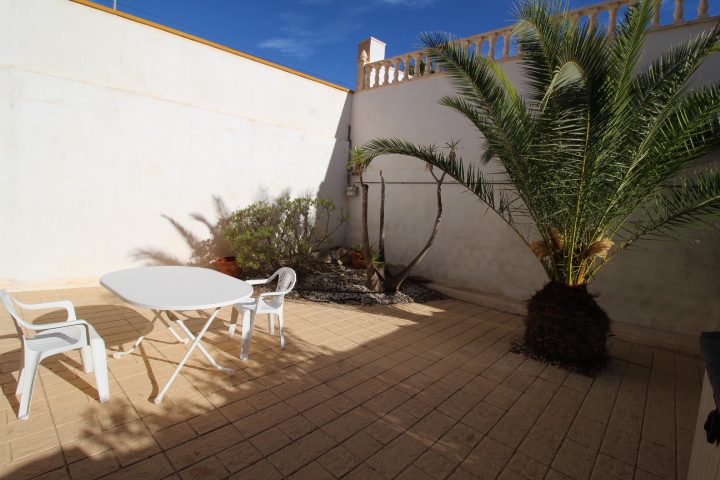 Casa adosada de esquina en venta en El Galan