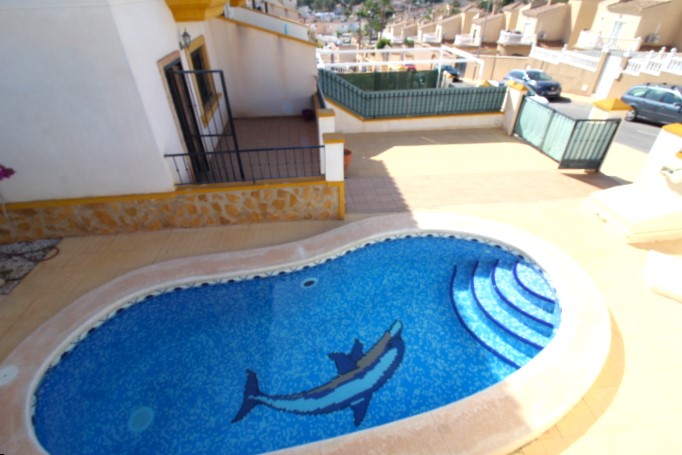 Corner town house for sale in El Galan