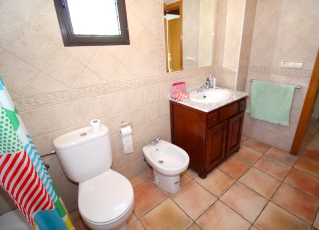 Corner town house for sale in El Galan