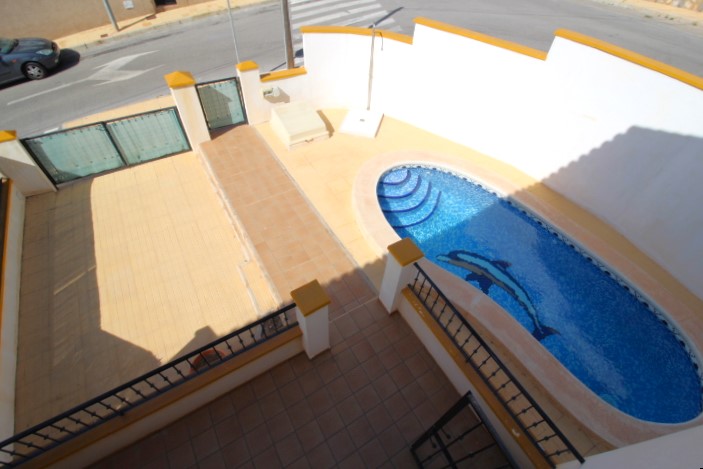 Corner town house for sale in El Galan