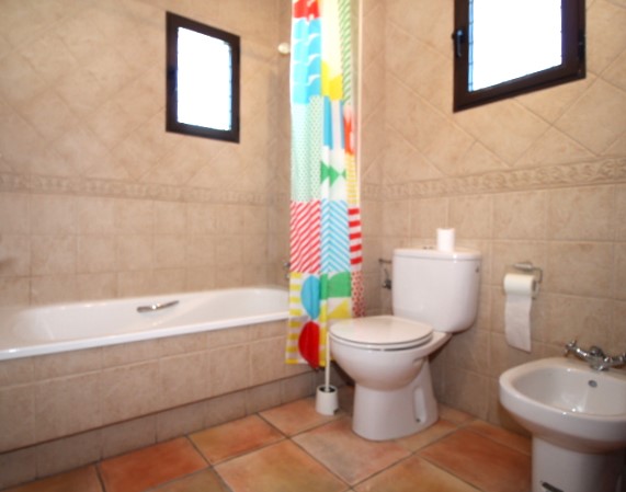 Corner town house for sale in El Galan