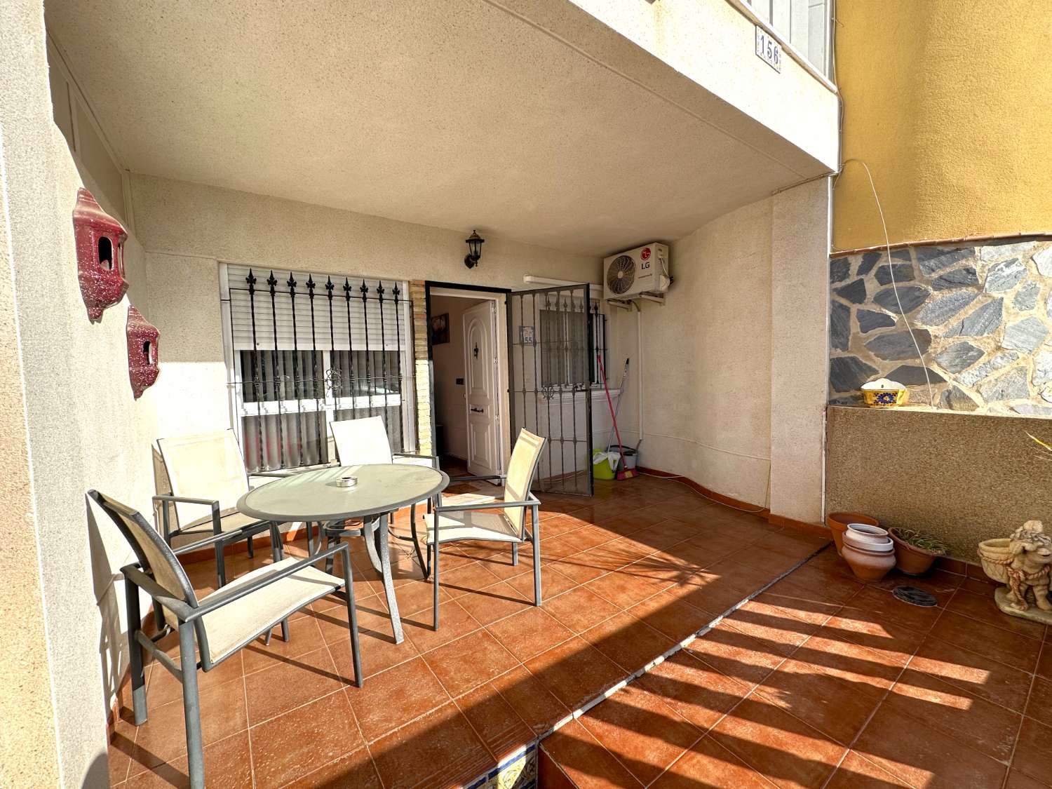 Appartement ensoleillé au rez-de-chaussée, orienté sud, à La Zenia