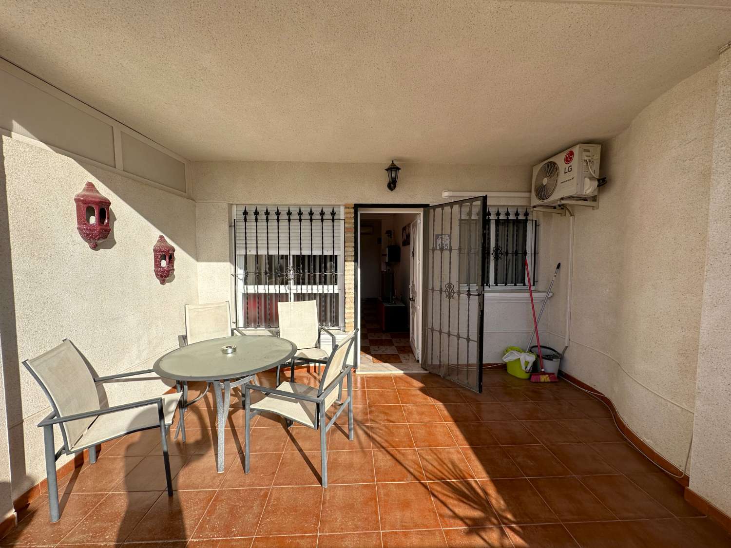 Appartement ensoleillé au rez-de-chaussée, orienté sud, à La Zenia