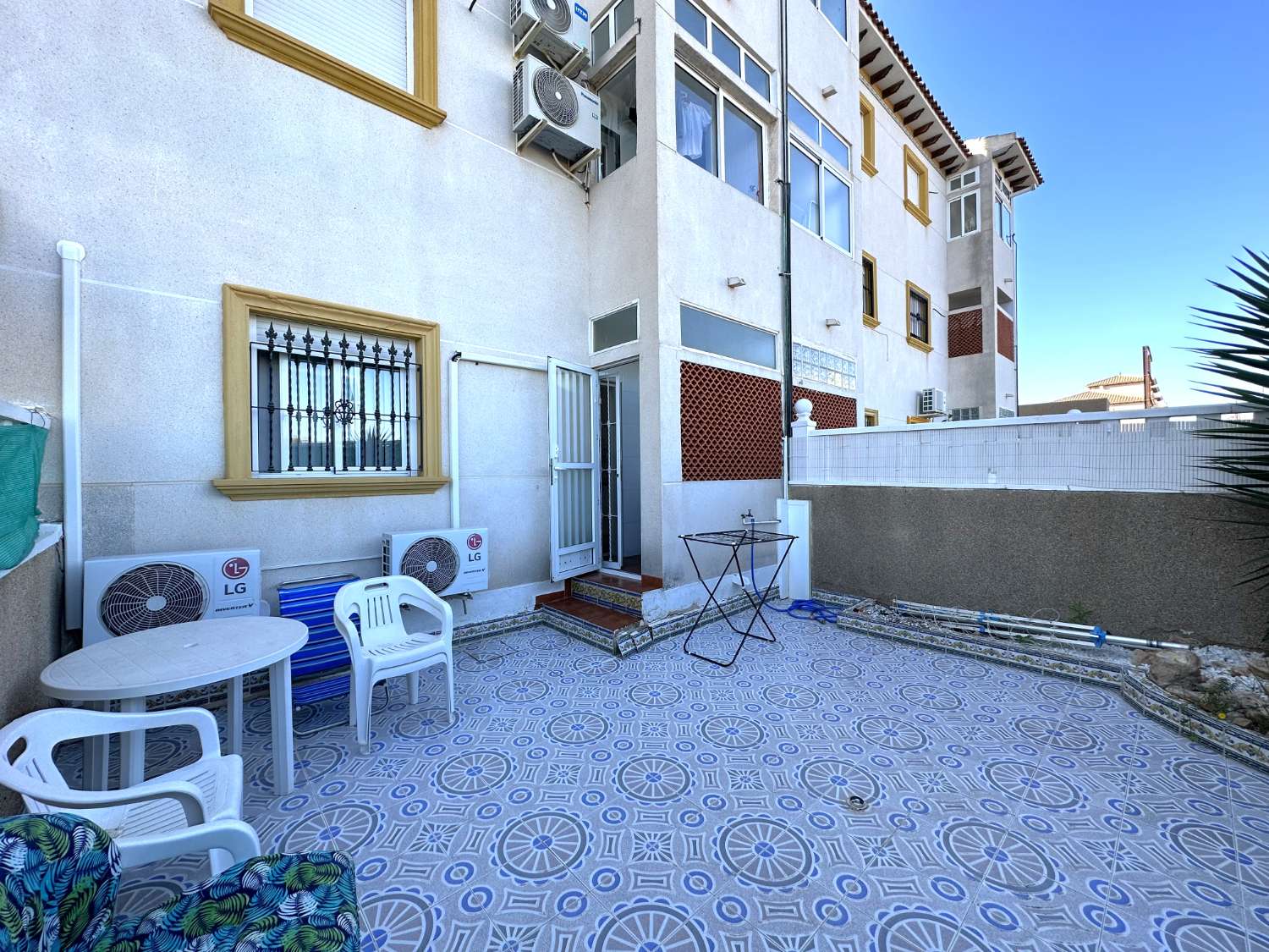 Sunny South facing ground floor apartment in La Zenia