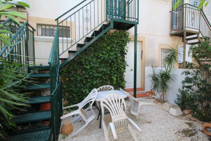 Sunny town-house located in the beautiful area of Villamartin