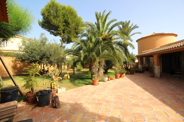 Villa orientée sud à San Luis