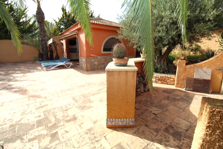 Villa te koop in La Siesta (Torrevieja)