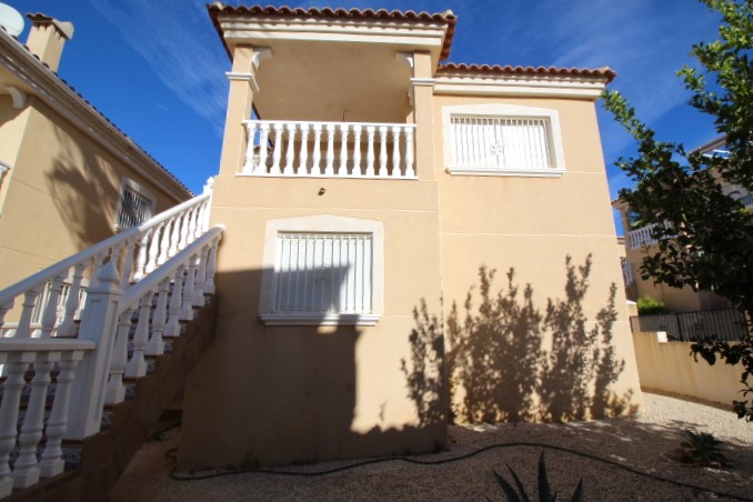 Detached villa in popular Montegolf, Villamartin