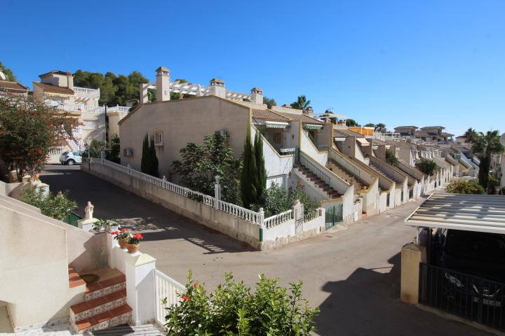 Corner bungalow in Montegolf, Villamartin