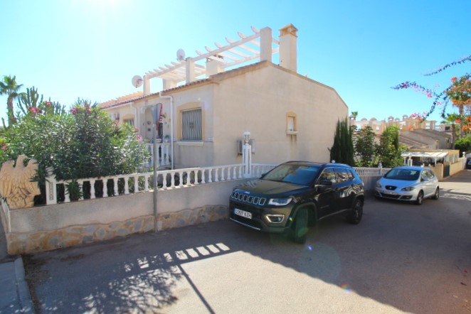 Eckbungalow in Montegolf, Villamartin