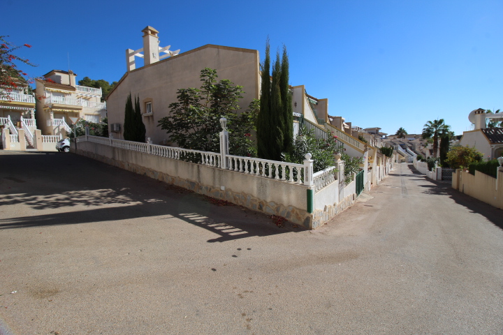 Corner bungalow in Montegolf, Villamartin