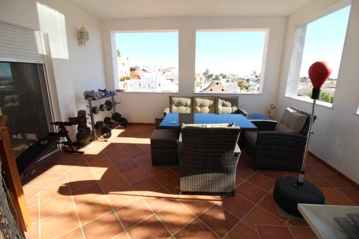Detached villa reformed 2023 with private pool in Blue Lagoon / Villamartin