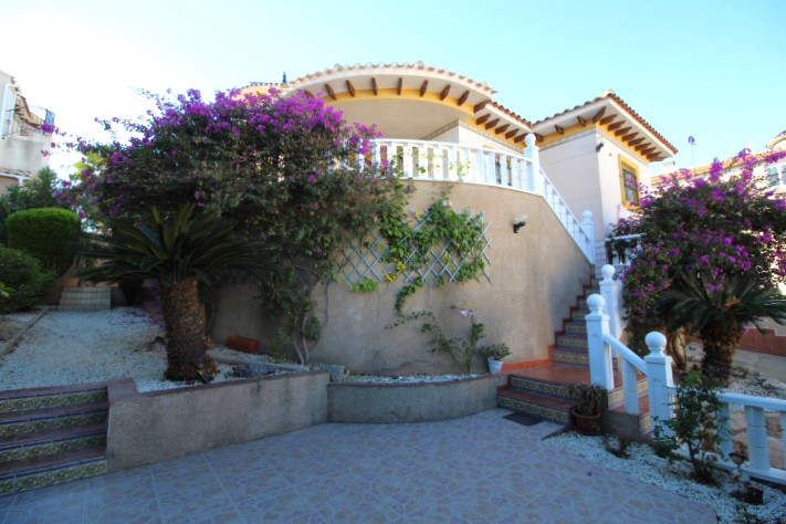 Villa te koop in Villamartín-Las Filipinas (Orihuela)