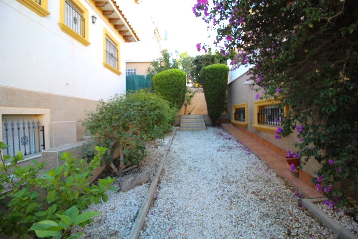 Villa in vendita a Villamartín-Las Filipinas (Orihuela)