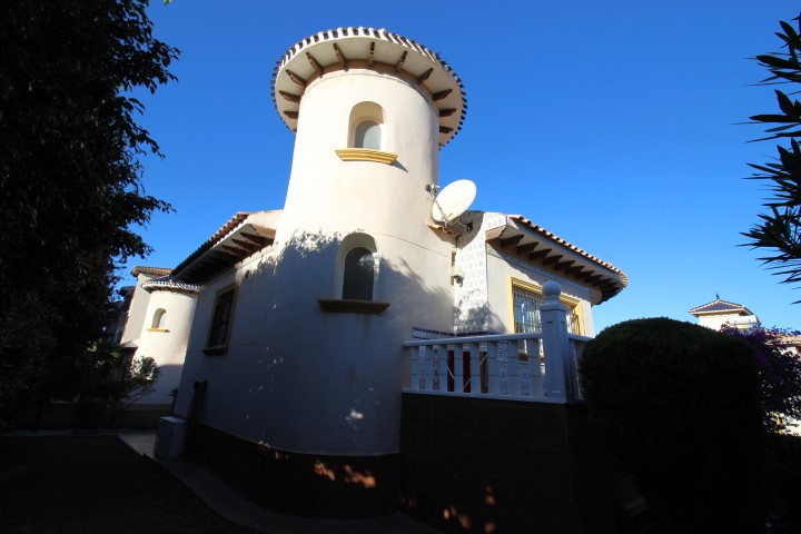Villa in vendita a Villamartín-Las Filipinas (Orihuela)