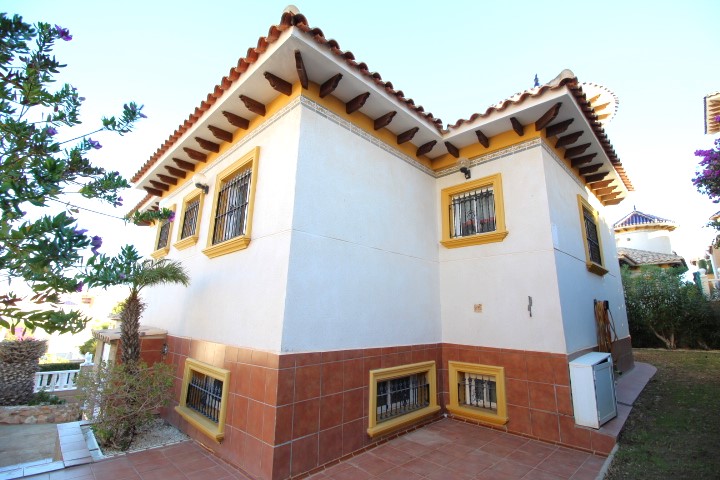 Spacious villa in Pinada Golf