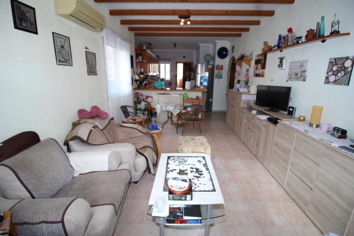 South-facing detached villa in Montegolf, Villamartin