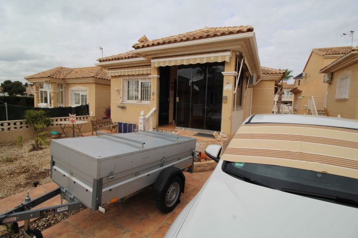 Chalet te koop in Orihuela Costa