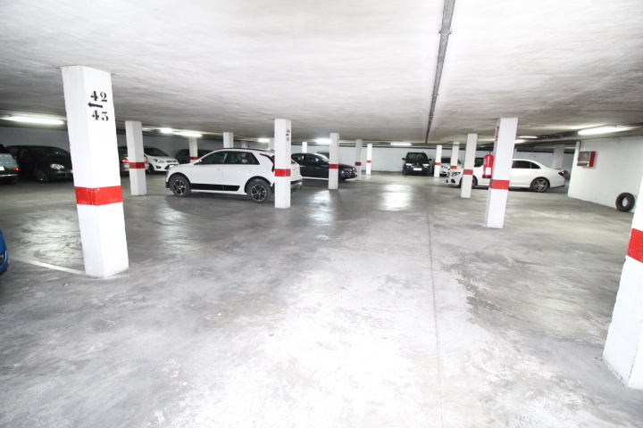 Pour investisseurs 44 places de parking dans le centre de Torrevieja