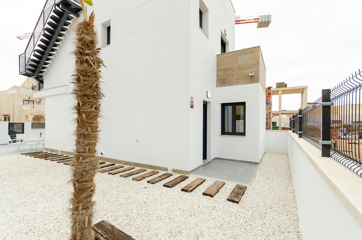 Neu gebaute freistehende Villen in Torrevieja