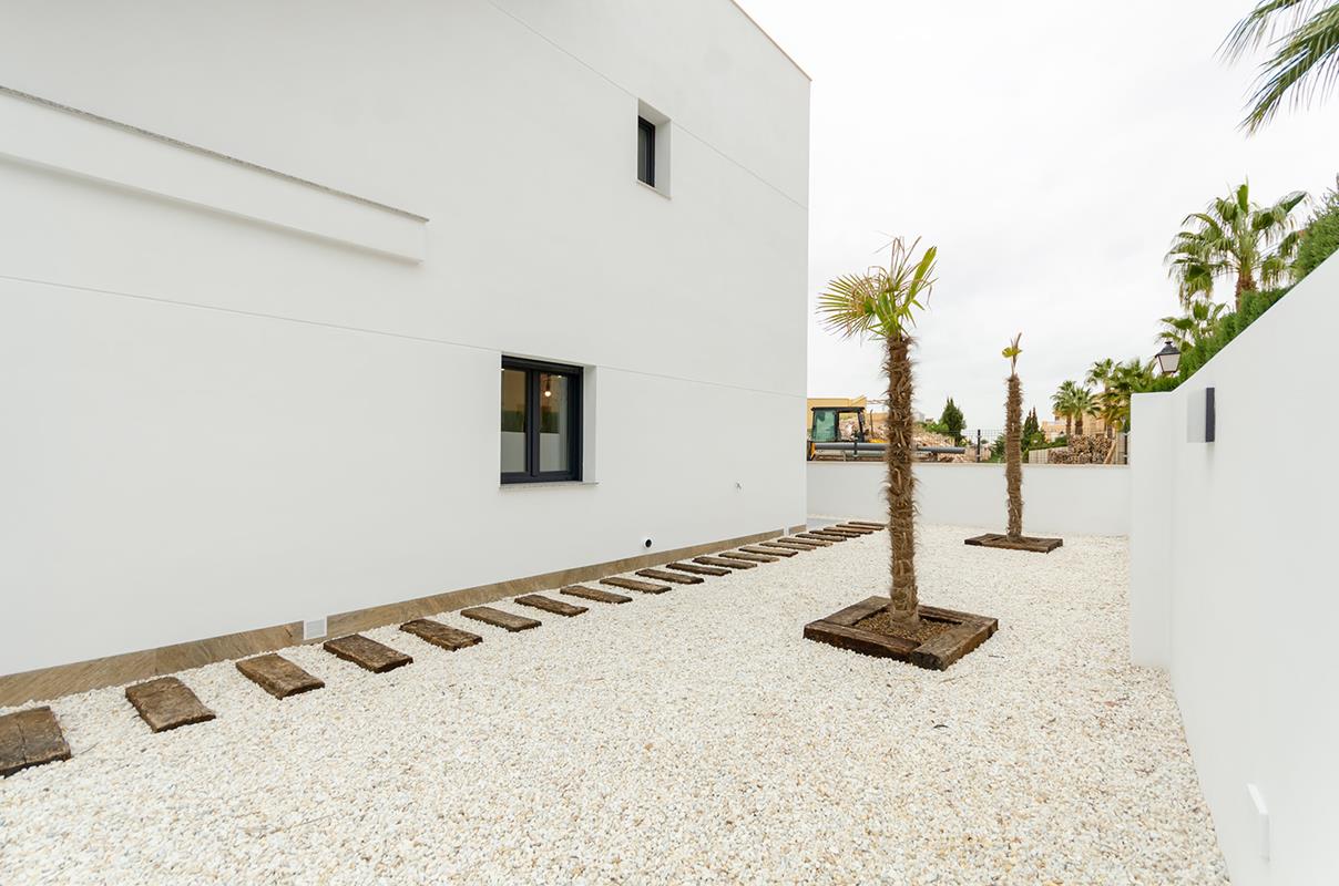 Neu gebaute freistehende Villen in Torrevieja