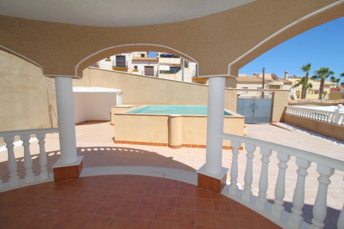 Villa till salu i Villamartín-Las Filipinas (Orihuela)