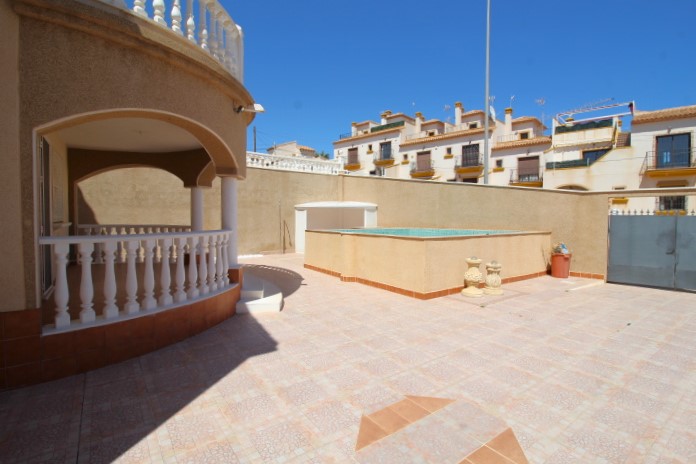 Villa till salu i Villamartín-Las Filipinas (Orihuela)