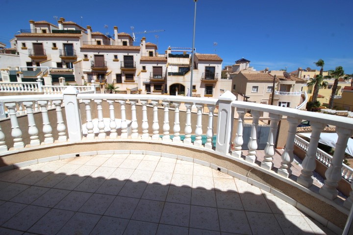 Villa in vendita a Villamartín-Las Filipinas (Orihuela)