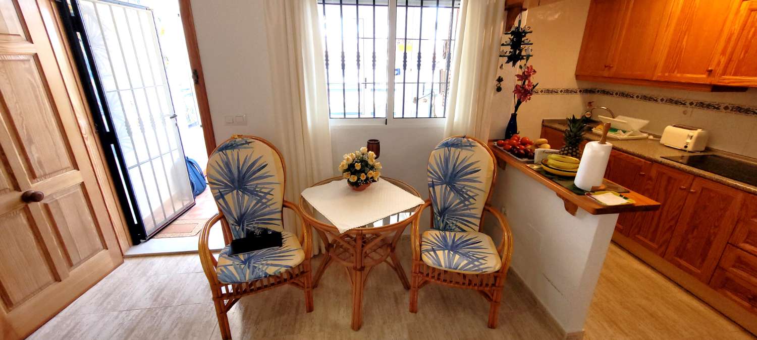 Top floor bungalow apartment situated in Mil Palmeras