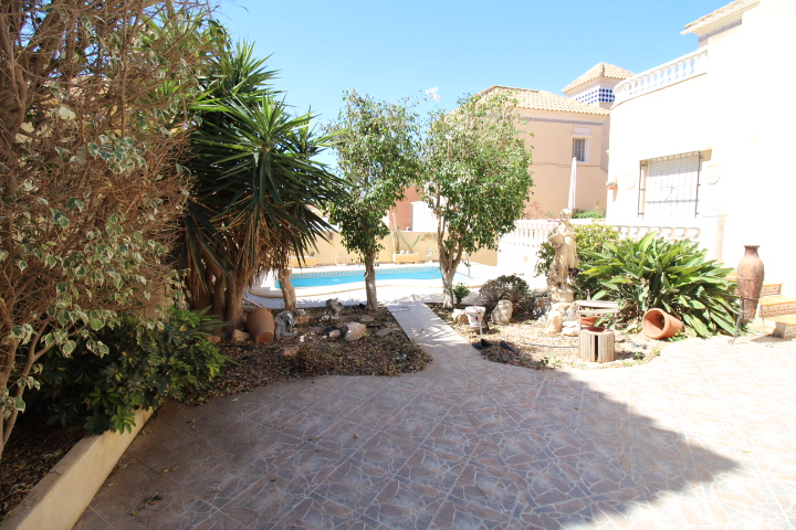 Villa te koop in Orihuela Costa