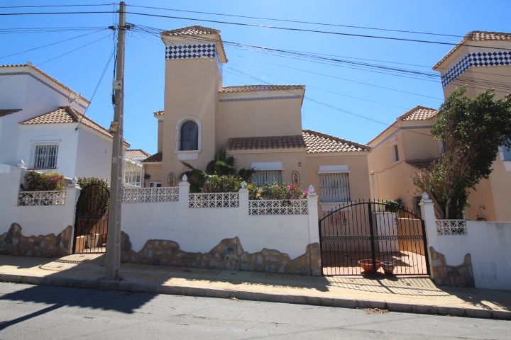 Detached villa in El Galan