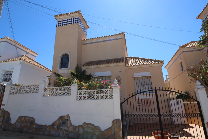 Detached villa in El Galan