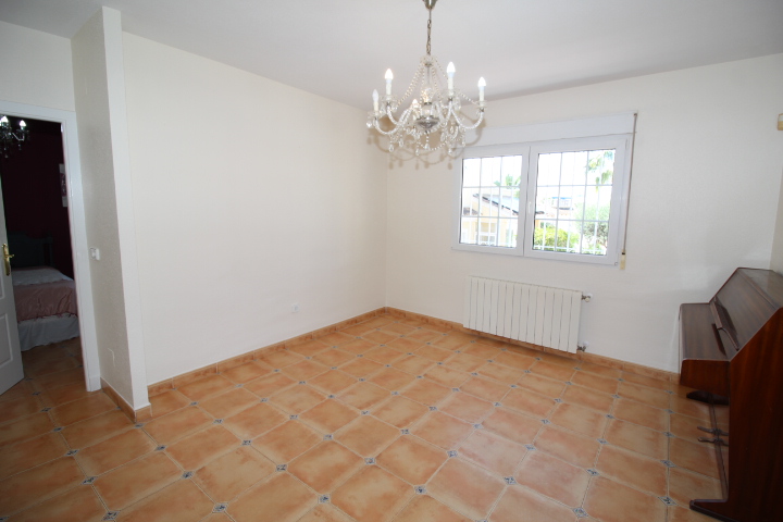 Chalet te koop in Villamartín-Las Filipinas (Orihuela)