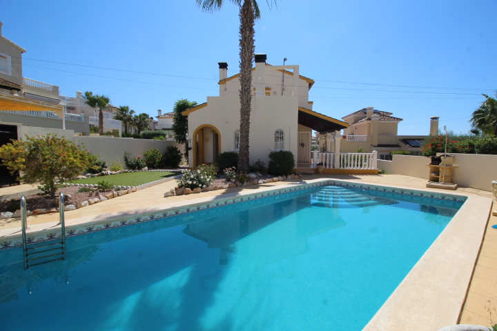 Chalet te koop in Villamartín-Las Filipinas (Orihuela)